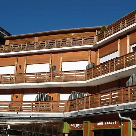 Très beau T3 Praloup 1600 dans galerie commerciale Appartement Uvernet-Fours